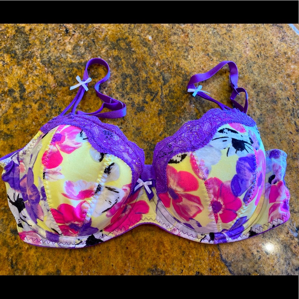 Pristine Betsy Johnson Sexy Colorful Purple Yellow Pink Lace Bra cute bra